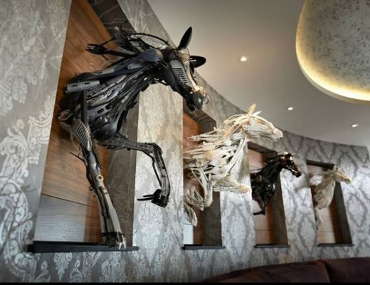 Sayaka Ganz creates majestic animal sculptures using reclaimed plastic objects