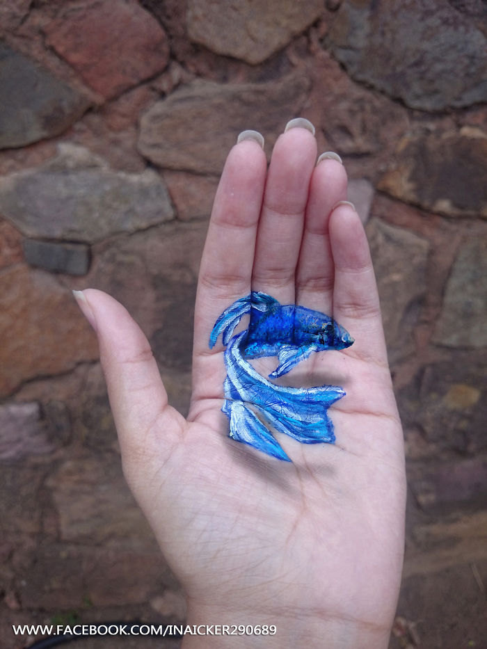 South-African illustrator Iantha Naicker uses her palms as canvas to create cute 3D paintings