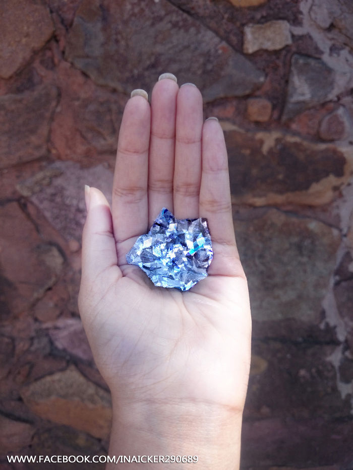 South-African illustrator Iantha Naicker uses her palms as canvas to create cute 3D paintings