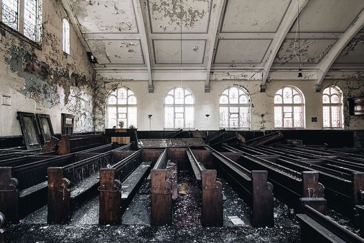 Abandoned Britain: Artist Travels Around UK And Photographs Its Abandoned Places