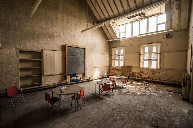 Abandoned Britain: Artist Travels Around UK And Photographs Its Abandoned Places