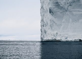 This Iceberg and its shadow divide the view into 4 symmetric quadrants