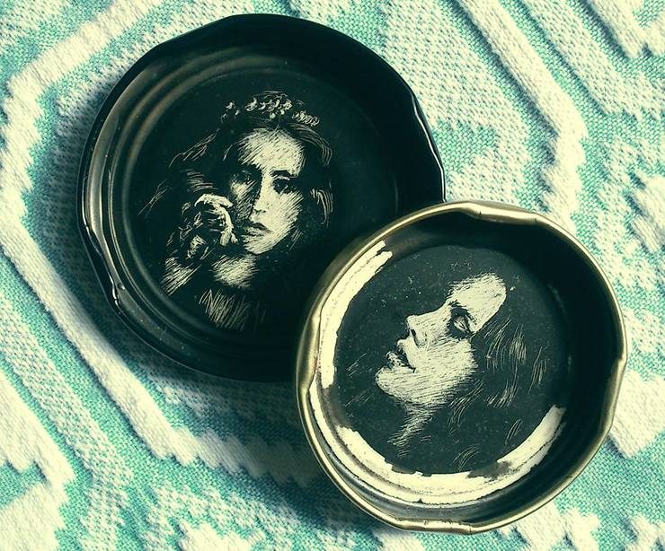 Artist Creates Beautiful Ink Portraits On Bottle Caps